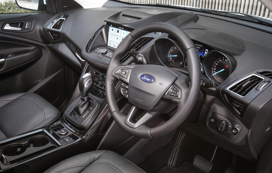 Интерьер Ford Escape Titanium 2016 года  (AU) (фото 10 из 40)